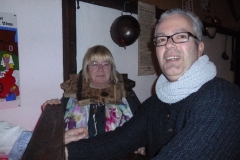 Teilnehmer im Pranger